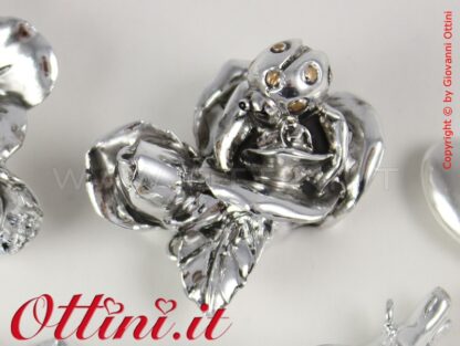 Fiore argentato con farfalla - Soggetti in resina applicazioni idee bomboniere per matrimonio, nozze, decori, offerta speciale in promozione per il fai da te