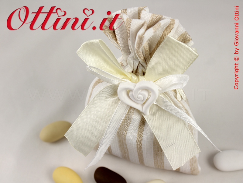 CK7150PA Sacchettino confetti righe panna e Beige con gessetto a cuore