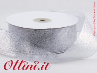 Rotolo da 50 mt di Nastro colore Argento brillante da 40mm di ottima qualità ed eleganza. Nastrino adatto per la confezione di bomboniere e packaging.