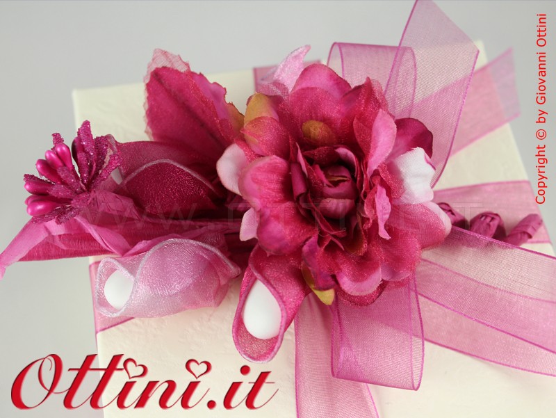 Pick Portaconfetti Dalia Fuxia con racchette - Confezione per bomboniera in abbinamento con le bomboniere di Ottini.it