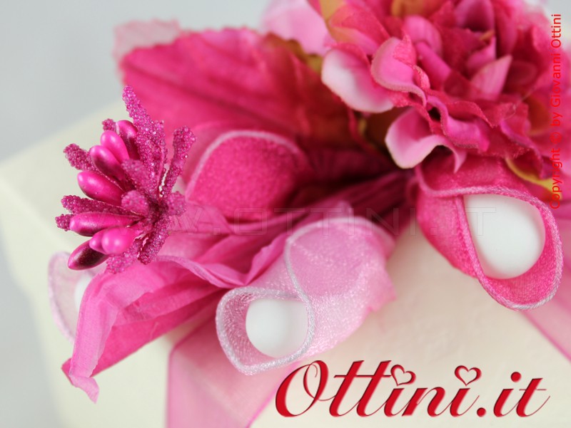 Pick Portaconfetti Dalia Fuxia con racchette - Confezione per bomboniera in abbinamento con le bomboniere di Ottini.it