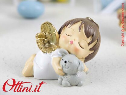 Piccolo Angelo Sognatore con animaletti. Realizzati in resina decorata sono disponibili in 3 versioni: con il coniglietto, il cagnolino e l'orsetto.