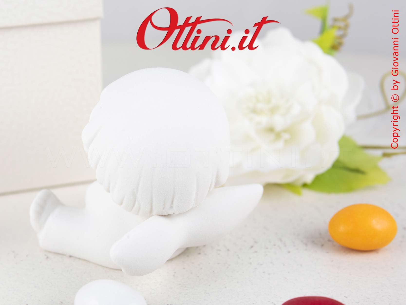 Angelo In Poliresina Con Luce LED | Bianco | 7x11.5 Cm | Con Pile | Decorazione Natalizia O Regalo