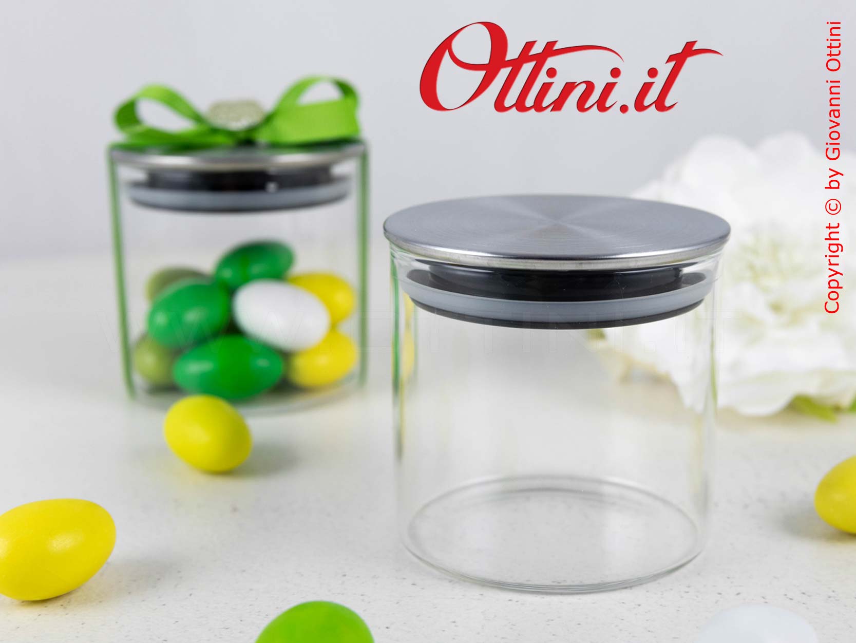 TB1642 Barattolo rotondo in Vetro da 130ml con Tappo in Metallo satinato con guarnizione in silicone per chiusura ermetica.