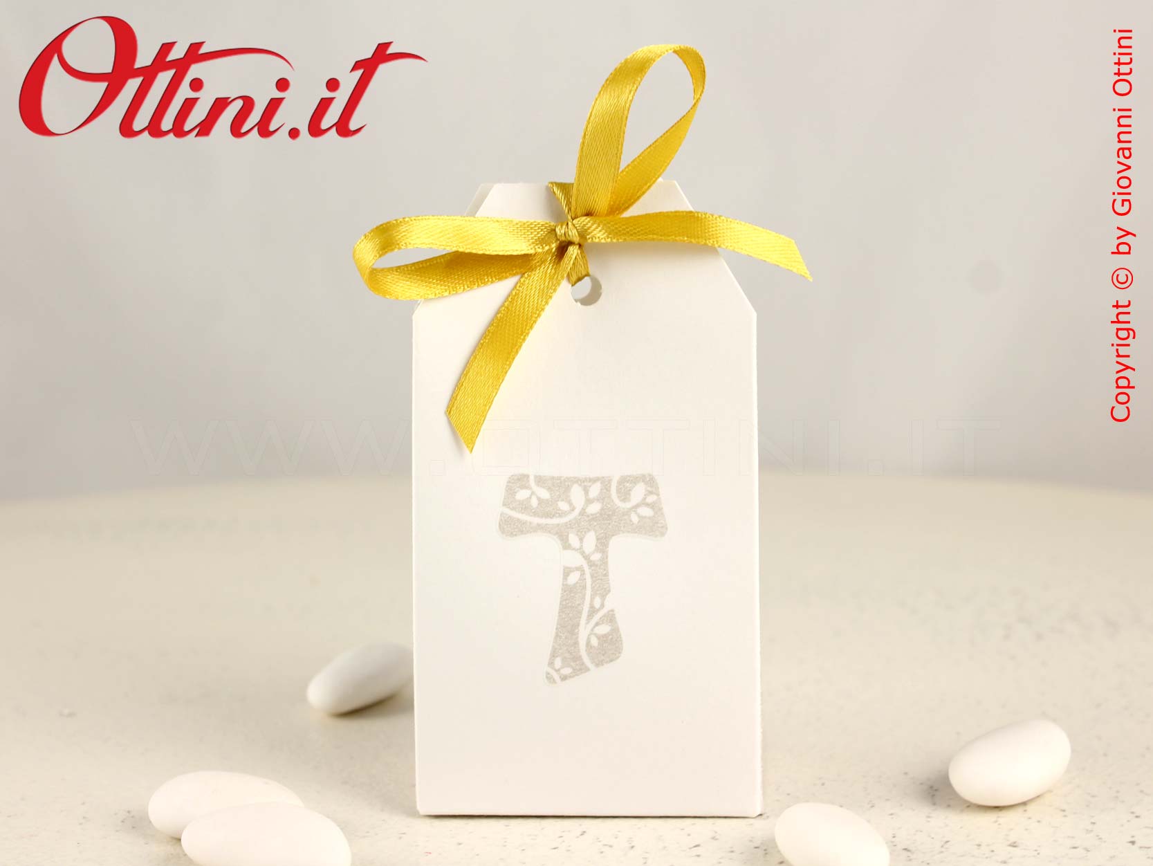 16800 Originale Scatolina a forma di Tag porta confetti con stampa croce di Tau, indicata per Prima Comunione