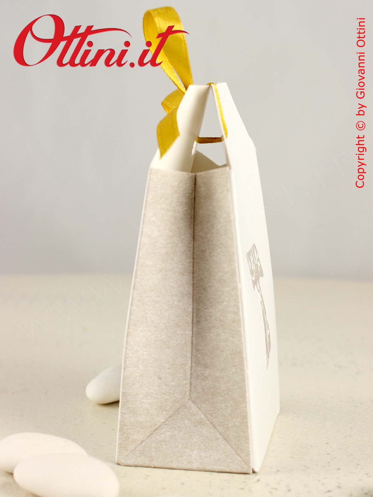 16800 Originale Scatolina a forma di Tag porta confetti con stampa croce di Tau, indicata per Prima Comunione