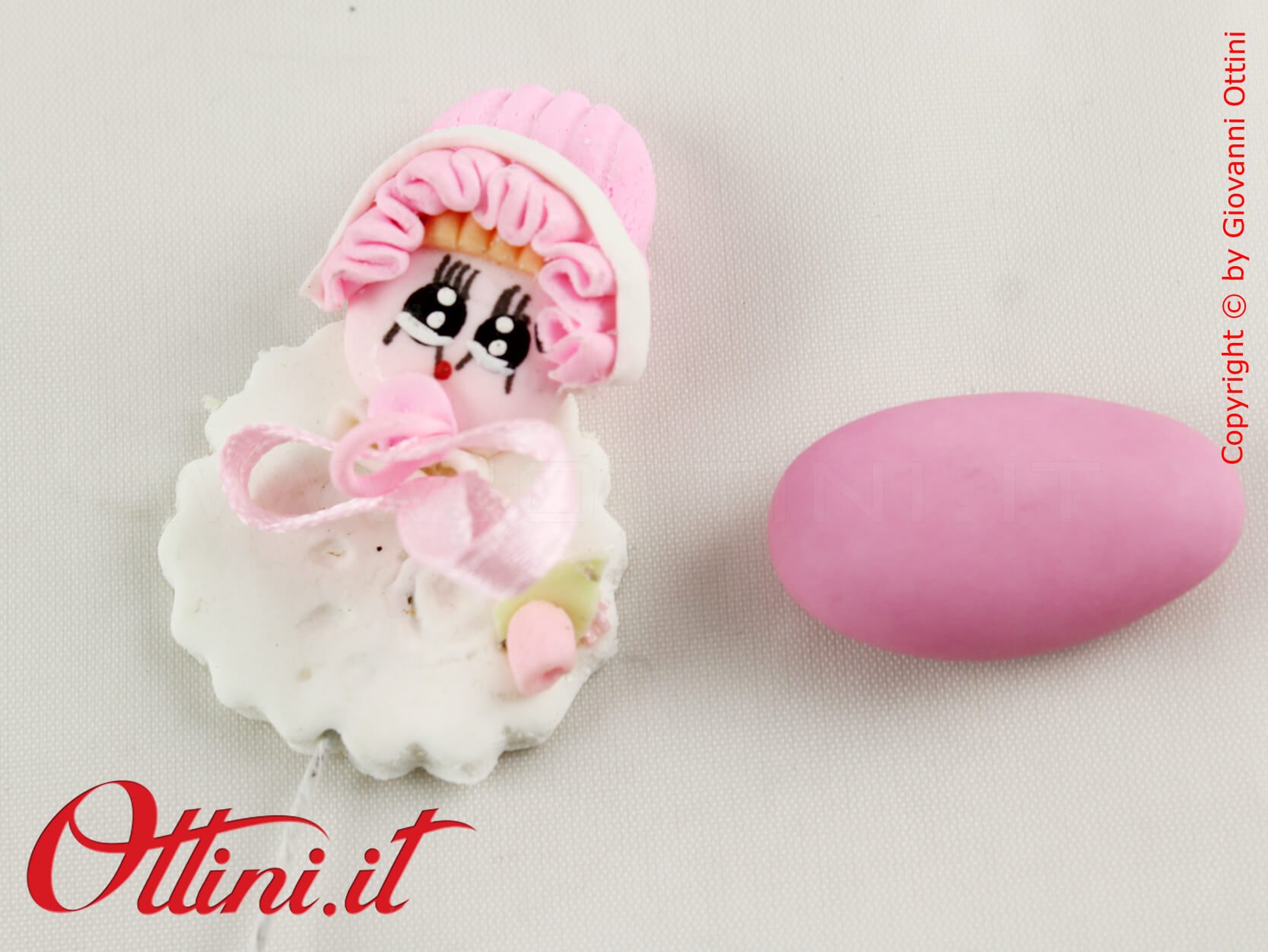 Faccina in Resina Neonata in stile fimo ideale per decorare sacchettini, scatole bomboniera, articoli da regalo Battesimo e Nascita bambina