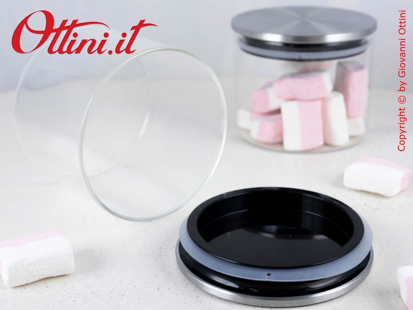 TB1639 Barattolo rotondo in Vetro da 450ml con Tappo in Metallo satinato con guarnizione in silicone per chiusura ermetica.