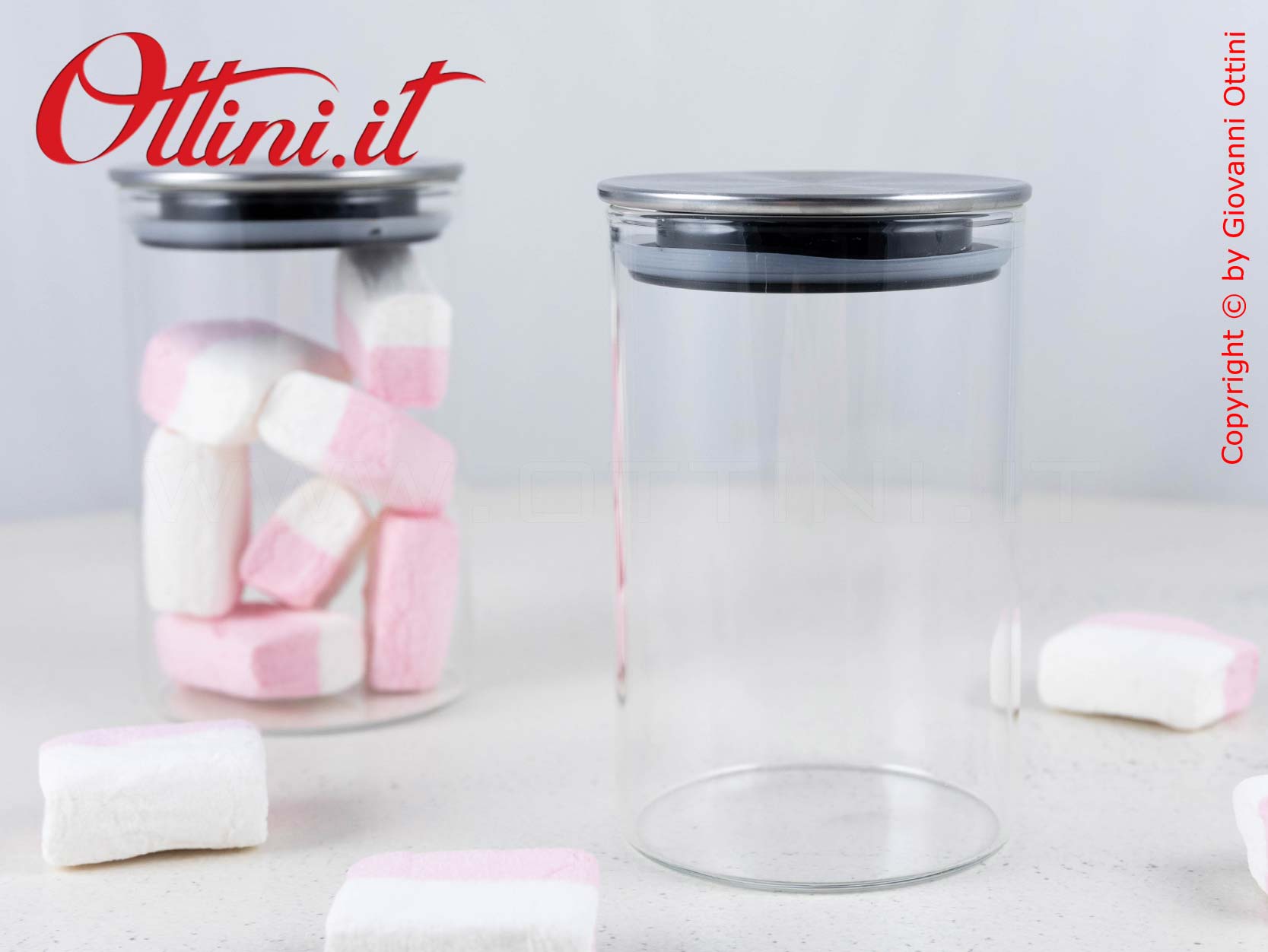 TB1640 Barattolo rotondo in Vetro da 250ml con Tappo in Metallo satinato con guarnizione in silicone per chiusura ermetica.