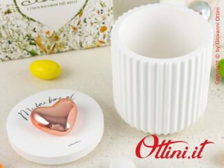 24111 Claraluna - Scatola portagioie realizzata in gesso e finitura plissè completa di coperchio con cuore color oro rosa. Completo di confezione.