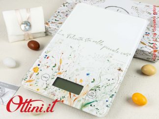 24105 Claraluna - La Bilancia digitale per alimenti con Fiori Primavera di Claraluna è una bomboniera utile in cucina ed è completa di confezione