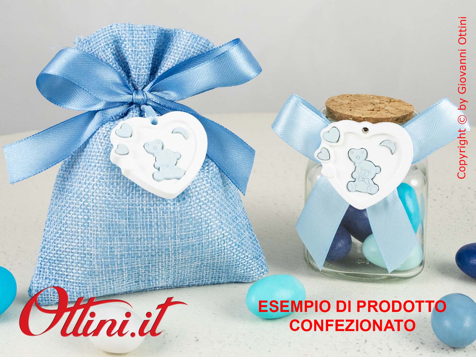 08A042 Decoro a forma di Cuore in gesso con Orsetto Celeste, ideale come decoro per barattoli, vasetti, sacchettini e bomboniere bambino