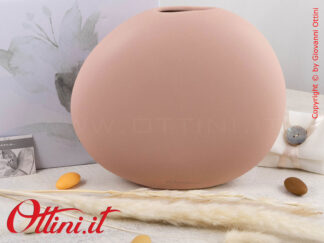 25015 Claraluna - Il Vaso Tondo Cipria con fiori è una bomboniera moderna e un complemento di arredo completo di fiori ideale per bomboniera matrimonio