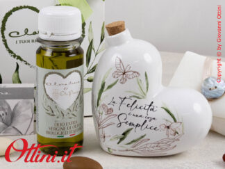 25071O Claraluna - L'Oliera Piccola Cuore di Claraluna con olio è una bomboniera elegante e utile in cucina o a tavola, ideale bomboniera matrimonio