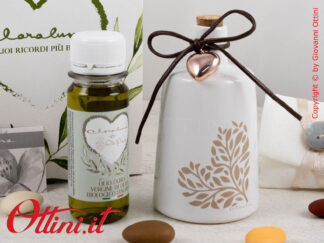 25073O Claraluna - L'Oliera Piccola decoro Cuore con Olio di Claraluna è una bomboniera elegante e utile in cucina o a tavola, ideale bomboniera matrimonio