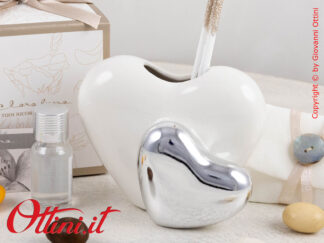 25132 Claraluna - il diffusore Doppio Cuore Silver è una bomboniera moderna utile, completa di kit essenza bastoncini e profumo, ideale per matrimonio