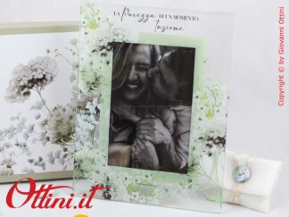 26033 Claraluna - Il Portafoto in vetro con stampa decoro floreale verde è una bomboniera moderna, romantica, di arredo e ideale per matrimonio