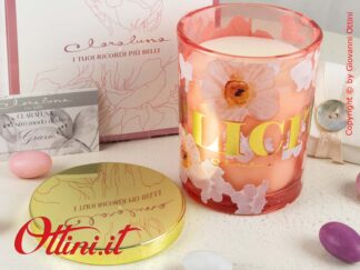 24165 Claraluna - Candela profumata Felicità color Rosa al profumo di Vaniglia 210gr completa di astuccio e confezione. Bomboniera romantica matrimonio.