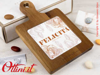 25059 Claraluna - Tagliere in Legno massello color noce con la scritta Felicità è un regalo elegante e utile a tavola, ideale bomboniera per matrimonio