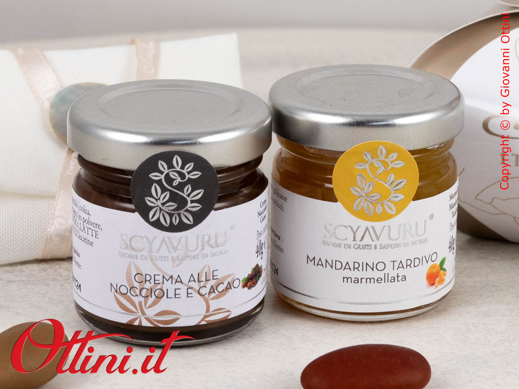 25085 Claraluna - Bomboniera Gastronomica Vasetto di Marmellata Albicocca + Crema Nocciola. Ideale come bomboniera per Matrimonio comunione cresima