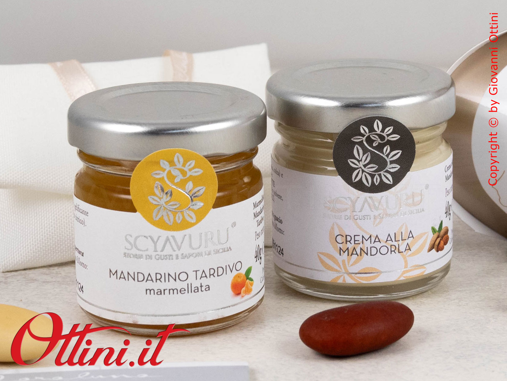25087 Claraluna - Bomboniera Gastronomica Vasetto di Marmellata di Albicocca + Crema alla mandorla. Ideale come bomboniera per Matrimonio comunione cresima