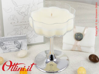 25181 Claraluna - La Candela profumata in bicchiere a coppa di champagne con stelo Silver è una bomboniera romantica, elegante, ideale per matrimonio.