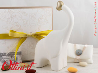 25189 Claraluna - L'Elefantino porta fortuna bianco con cuore oro in porcellana bianca satinata è un oggetto d'arredo dal design retrò