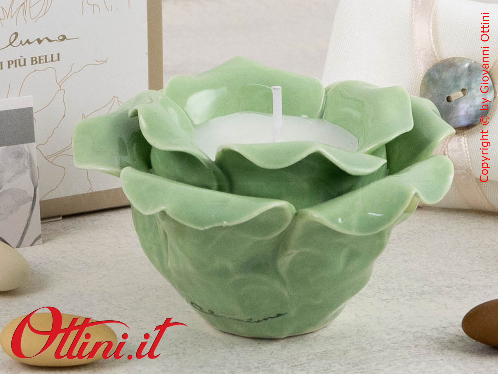 25223 Claraluna - La Rosa in porcellana smaltata Verde con candela è un oggetto d'arredo e romantico, bomboniera ideale per matrimoni e anniversari
