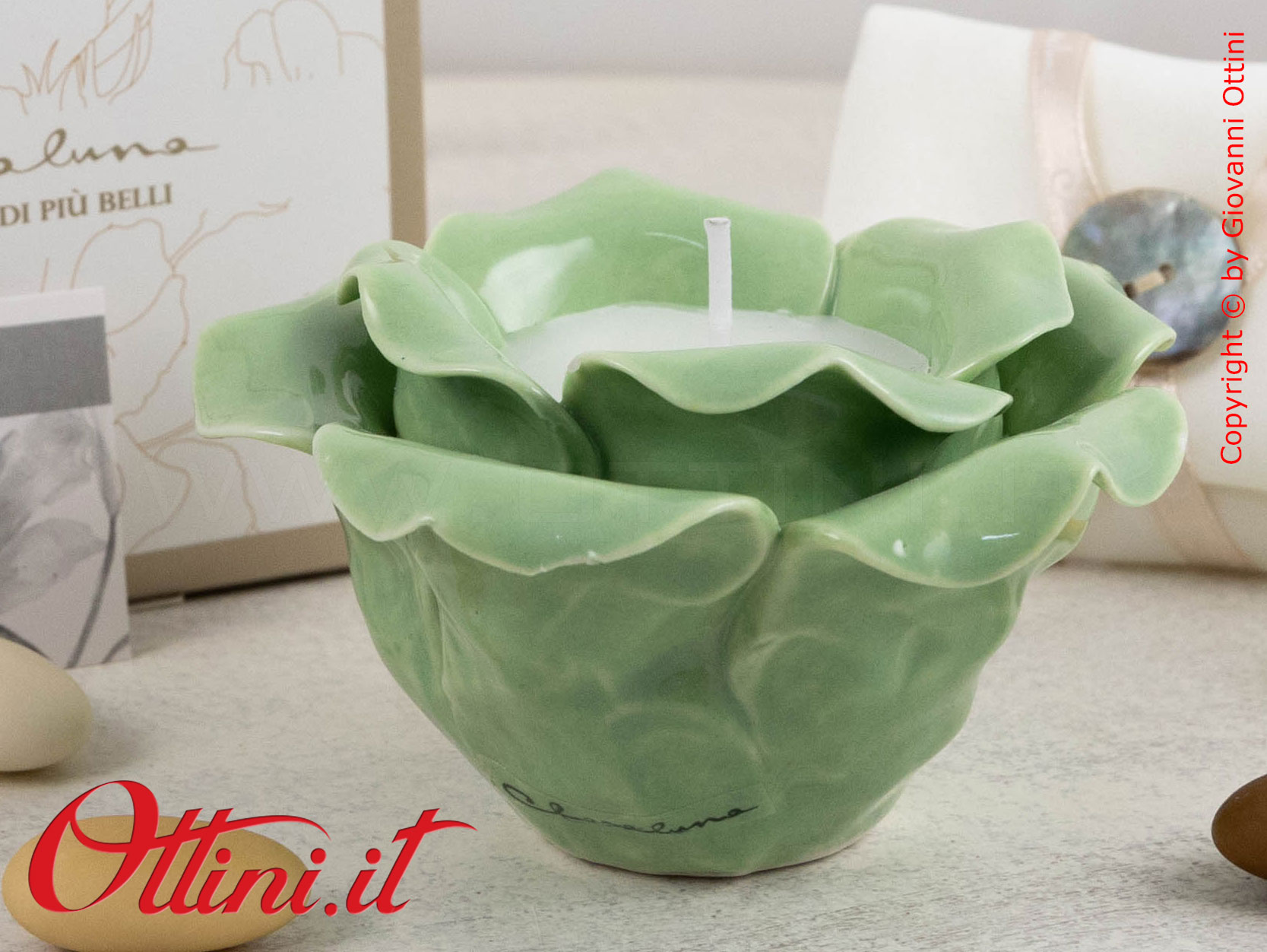 25223 Claraluna - La Rosa in porcellana smaltata Verde con candela è un oggetto d'arredo e romantico, bomboniera ideale per matrimoni e anniversari