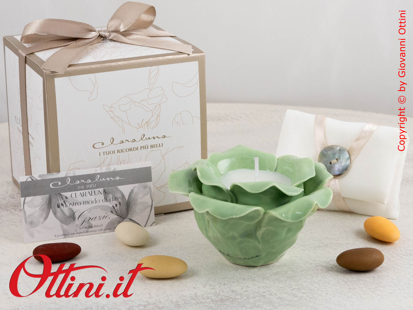 25223 Claraluna - La Rosa in porcellana smaltata Verde con candela è un oggetto d'arredo e romantico, bomboniera ideale per matrimoni e anniversari