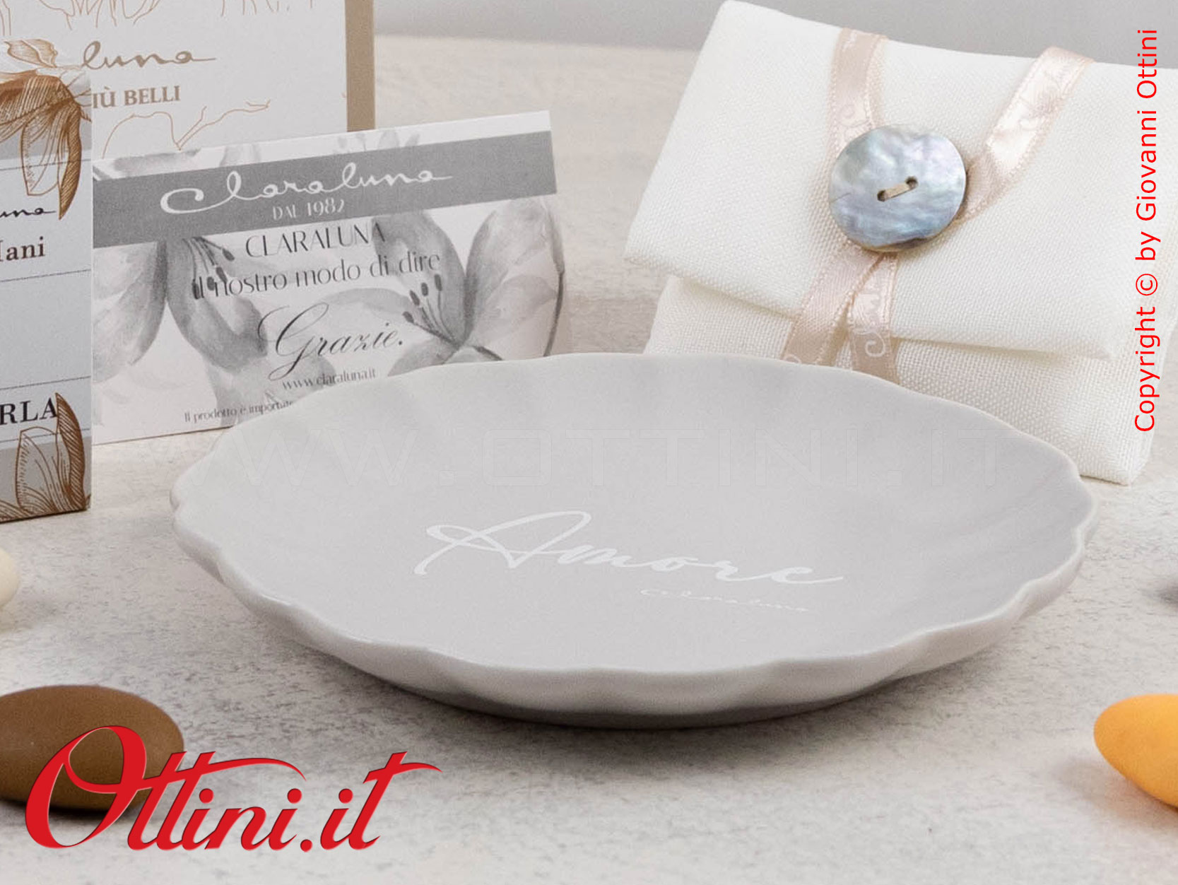 25271P Claraluna - Piattino svuota tasche o portasapone in porcellana Avorio con scritta Amore, bomboniera utile per matrimonio