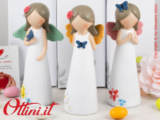 D9073 Cuorematto - l'Angelo con Farfalla e astuccio regalo è una bomboniera solidale che sostiene i Frati dell'Antoniano di Bologna, dedicata alle bambine