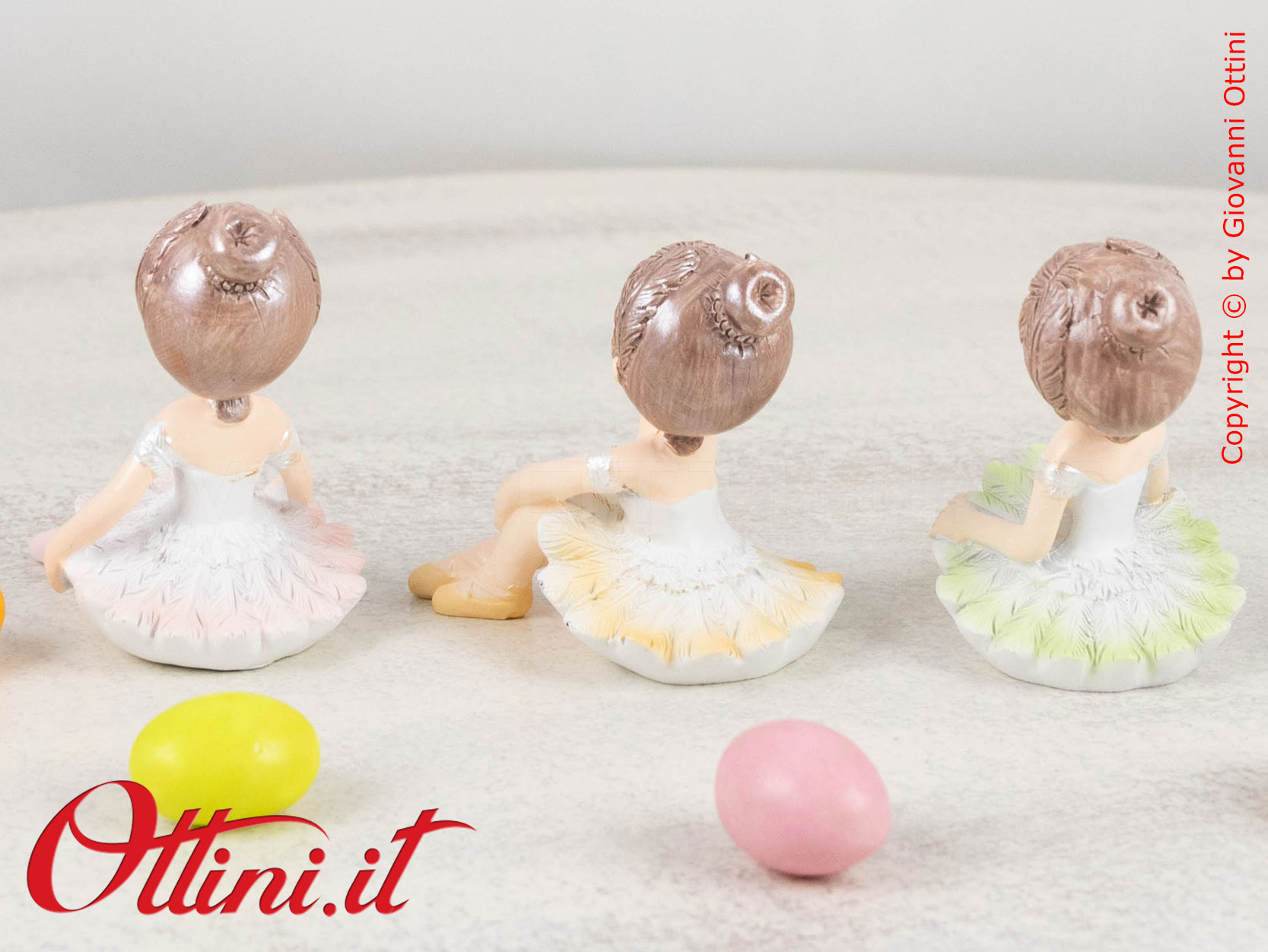 04A435 - La Ballerina Sissi assortita in 3 colorazioni pastello è la bomboniera perfetta per tutte le bambine che sognano di diventare ballerine.
