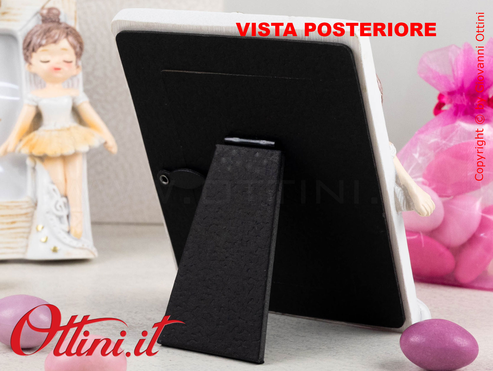 04A436 - Il Portafoto Ballerina Sissi in stile vintage è il posto ideale per conservare la foto delle persone speciali come i nostri bambini.