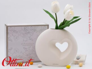 26002TULIP Claraluna - Vasetto Tondo con Foro a Cuore con Tulipani è un oggetto d'arredo dal design moderno e romantico indicato per matrimoni e anniversari