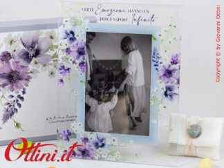 26043 Claraluna - Il Portafoto in vetro con stampa decoro floreale lilla è una bomboniera moderna, romantica, di arredo e ideale per matrimonio