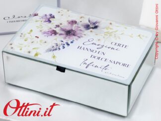 26044 Claraluna - Scatola Portagioie con stampa decoro floreale Lilla è una bomboniera moderna, romantica, utile e di arredo, ideale per matrimonio