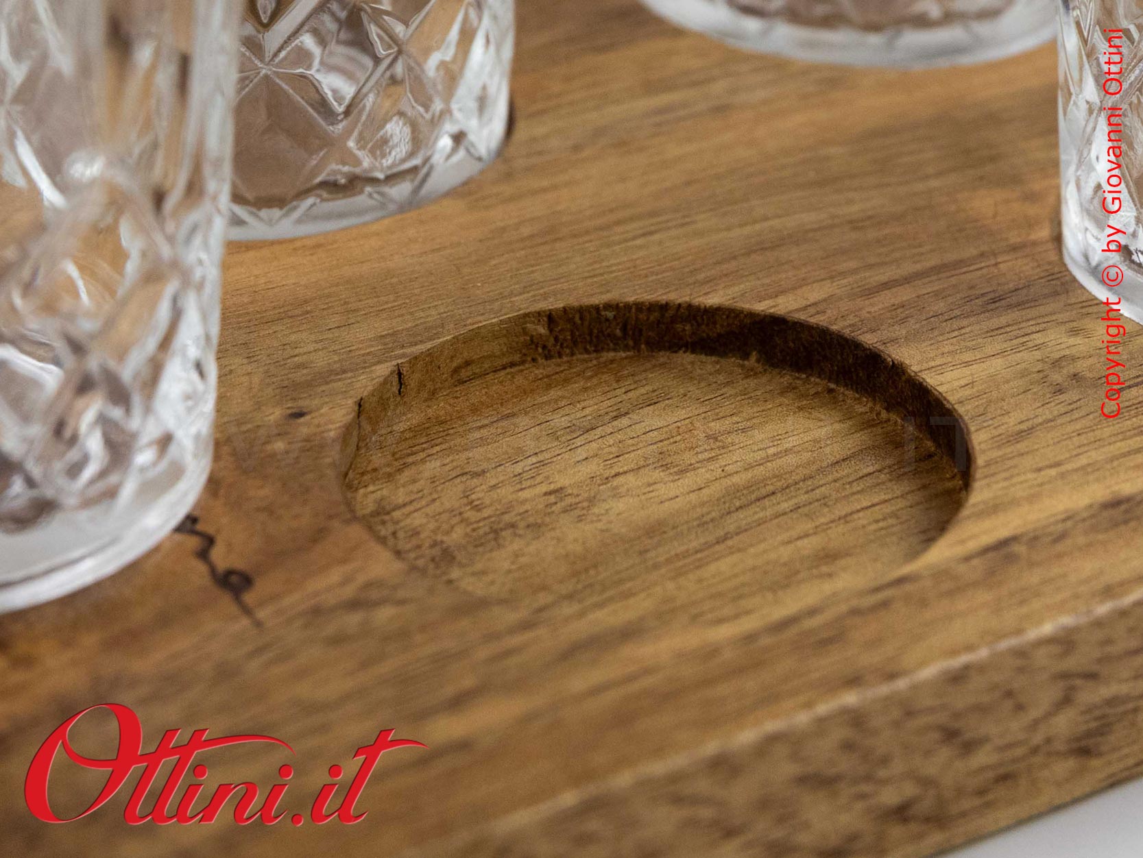 26065 Claraluna - Prestigioso Vassoio in Acacia con 4 bicchierini in vetro, bomboniera utile per matrimonio, ideale in cucina o per gli aperitivi.
