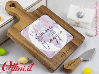 26081C Claraluna - Prestigioso Tagliere in legno massello di Acacia Decoro Mondo con coltellino, bomboniera tema viaggi per matrimonio, utile in cucina.