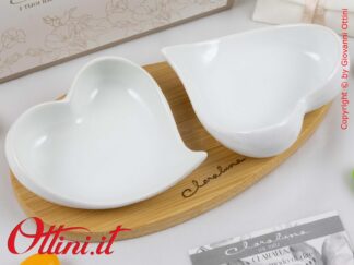 26091 Claraluna - Prestigioso Vassoio in Bamboo con due ciotole a forma di cuore in porcellana, bomboniera matrimonio utile in cucina e per aperitivi.