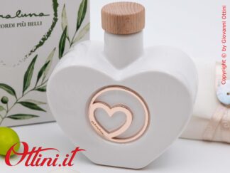26077C Claraluna - stupenda Oliera in porcellana smaltata a forma di cuore con medaglione con con Cuore color Oro Rosa completa di tappo coordinato.