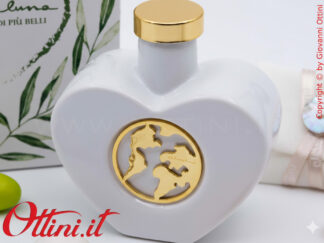 26079M Claraluna - stupenda Oliera in porcellana smaltata a forma di cuore con medaglione con il mondo colore Oro, completa di tappo coordinato.