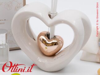 26111 Claraluna - Il Diffusore Cuore con Cuore Oro Rosa è un profumatore per ambienti completo di kit essenza, da un prestigioso design romantico e moderno