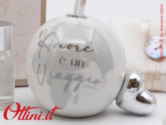 26122 Claraluna - Il Diffusore Globo piccolo con Cuore Silver è un profumatore per ambienti completo di kit essenza, bomboniera per matrimoni tema viaggi