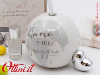 26124 Claraluna - Il Diffusore Globo grande con Cuore Silver è un profumatore per ambienti completo del kit essenza, bomboniera ideale matrimoni tema viaggi