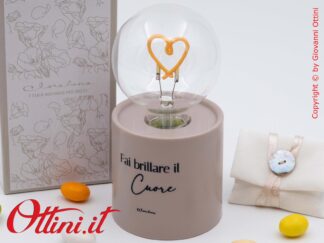 26142 Claraluna - Lampada led dimmerabile Tortora con lampadina a cuore funzionamento a batterie, per il comodino o la scrivania.