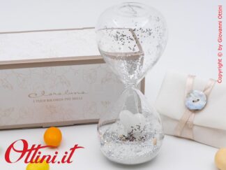 26211 Claraluna - La Clessidra con il Cuore Bianco interno è un oggetto d'arredo affascinante indicato per eventi in cui il tema principale è il tempo.