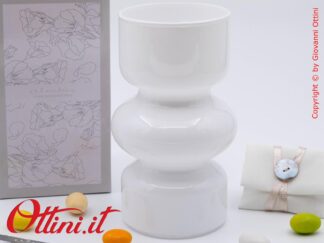 26236 Claraluna - Il Vaso Tondo Tubo Bianco è un oggetto d'arredo dal design raffinato, essenziale e moderno, indicato per matrimoni e anniversari