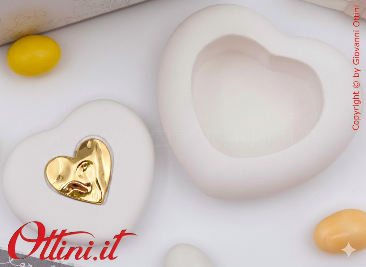 26293 Claraluna - La Scatolina Cuore con Decoro Oro è una bomboniera ideale per matrimonio, utile per riporre i vostri piccoli oggetti
