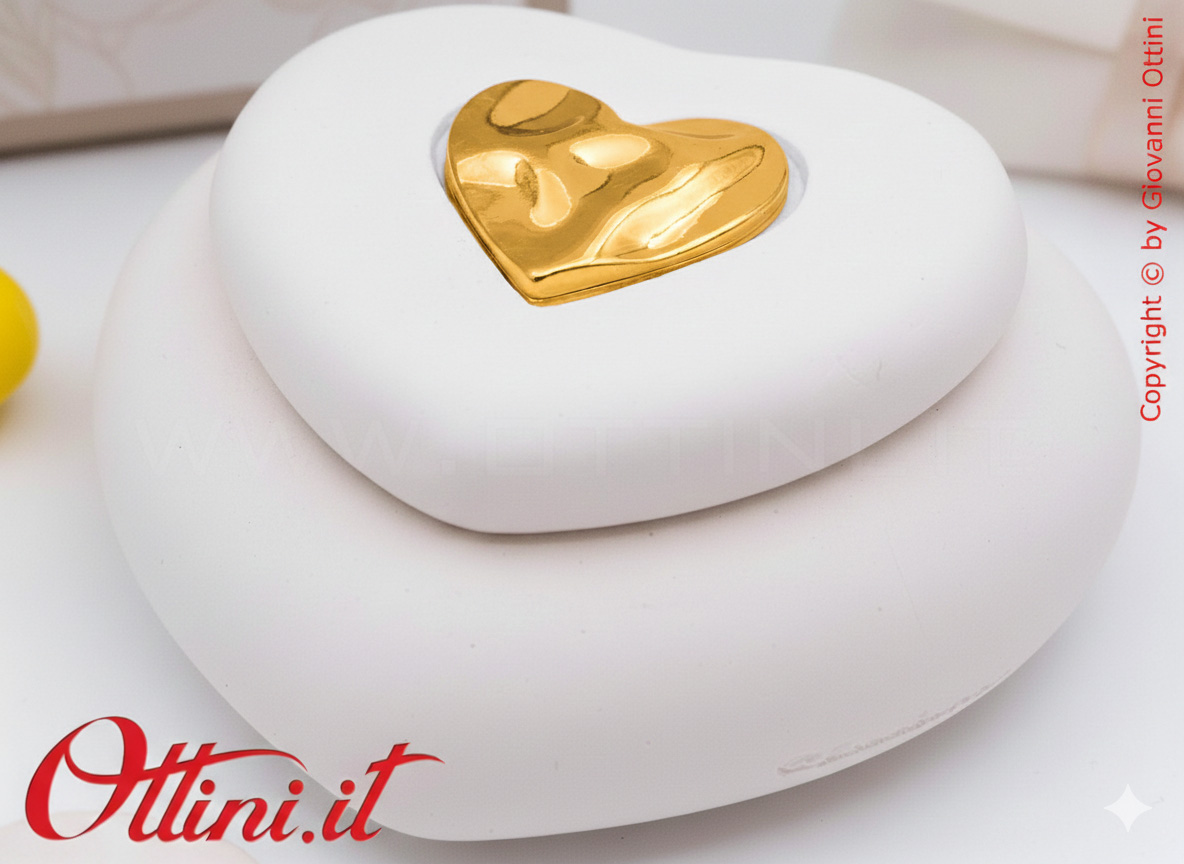 26293 Claraluna - La Scatolina Cuore con Decoro Oro è una bomboniera ideale per matrimonio, utile per riporre i vostri piccoli oggetti